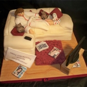 Picture of Lady on a Sofa Cake