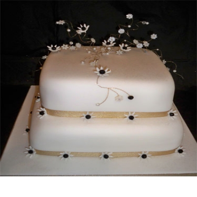Picture of Black Daisy Wedding Cake
